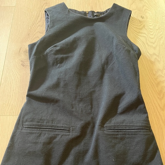 Theory Women's Textured Dress, Navy Blue Sleeveless, Sz. 2 - Picture 3 of 6
